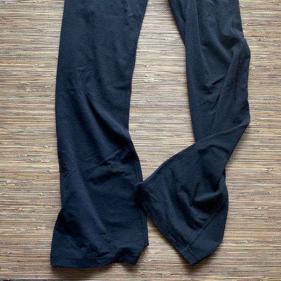 Vintage Lululemon Red/White/Black Groove Flare Yoga Pants - Size 8 TALL - Picture 3 of 10